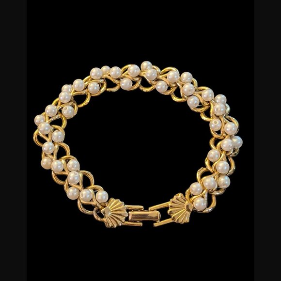 Vintage Richelieu Gold Tone Faux Pearl 6.5" Bracelet - Picture 1 of 11